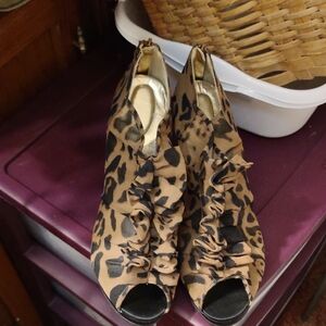 Leopard Print Peep Toe Ankle heels